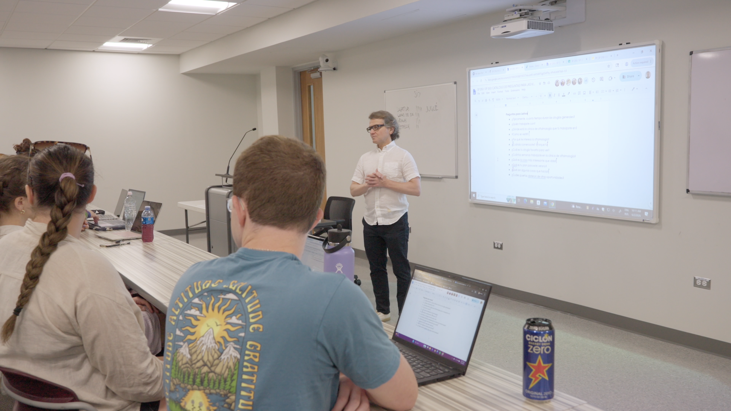 Estudiantes de Carroll College en Montana en inmersión cultural y lingüística total