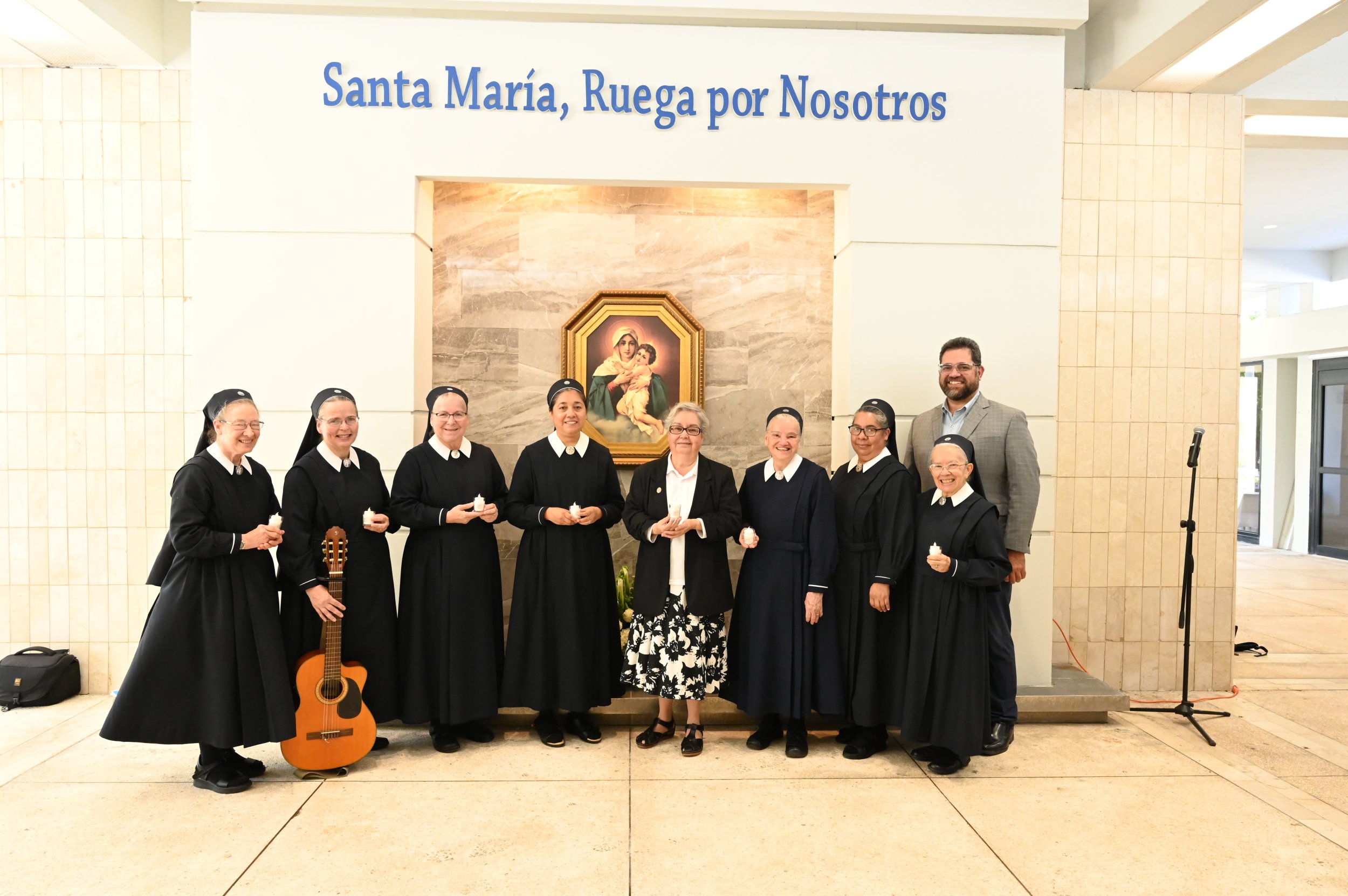 Bajo el manto de la Virgen de Shoenstatt