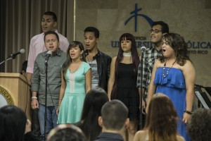 Bianca Alvarado, José A. Clavell, Kamir Cintrón, Sansón Ortíz, Luisamary Miranda, William Díaz y Harold Rodríguez cantaron "Seasons of love Rent" - J. Larson.  (Foto:  Rafael Román Negroni)