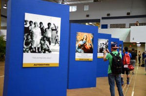 Los estudiantes apreciaron la exhibición de Sister.