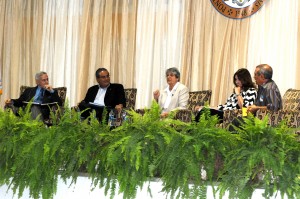 Durante el conversatorio, los panelistas compartieron las vivencias con Sor Isolina.