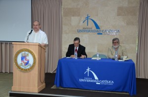 El panel discutió sobre la legalización, despenalización y medicación de la marihuana.