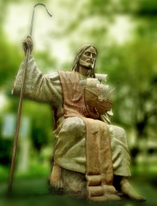 El Cristo de la Barca está ubicado frente al Centro de Estudiantes del recinto de Ponce de la PUCPR.