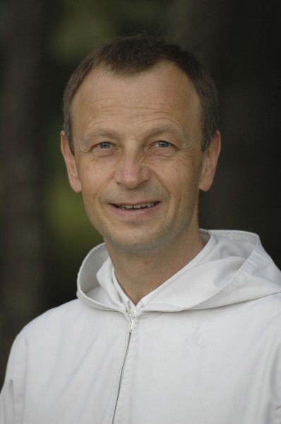 Conforme a la regla de Taizé publicada en 1953, el hermano Roger Schutz, prior y fundador, lo eligió como su sucesor, con el beneplácito de la comunidad, en 1998. El hermano Alois sucedió al hermano Roger en el cargo de prior de la comunidad de Taizé el 16 de agosto de 2005, después de que éste fuera asesinado.