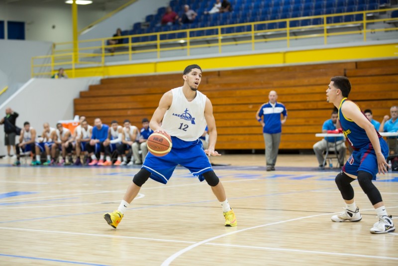 El balonceslista Jorge González Alicea durante el partido.