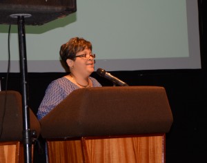 Rosita Archevald reaccionó con alegría al reconocimiento. 