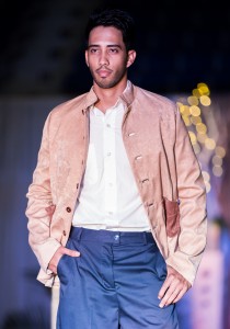 La alta costura y los diseños creativos brilló en la Pontificia Universidad Católica de Puerto Rico durante  el Fashion Show "Elegance Renouvelée". 