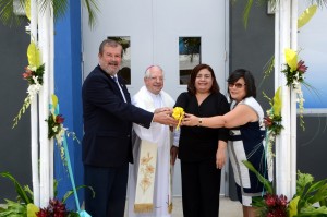 El laboratorio servirá para realizar investigaciones en los cursos de Química, Biología y Biotecnología.  