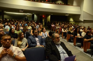 Ante casa llena la candidata a la Gobernación enfatizó en su conferencia la importancia de la educación.