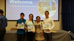 Los Pioneros junto a la Dra. Rosa Buxeda.