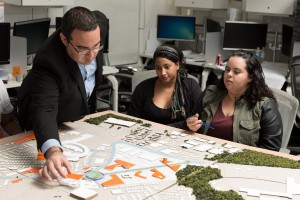 "La prestigiosa Escuela cuenta con una matrícula de aproximadamente 300 alumnos y una experimentada facultad de 40 profesores. (Foto: Abimael Medina