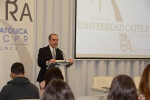 “Gaudi es uno de los grandes maestros del modernismo de la arquitectura", dijo el decano de la Escuela de Arquitectura, arquitecto Luis Badillo.