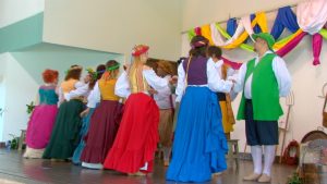 los teatreros hicieron uso de su arte y de su talento para contribuir en un evento de recaudación de fondos para el Colegio. 