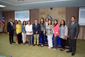 En la tarde representantes de universidades internacionales y profesores que han participado de viajes académicos ofrecieron conferencias.