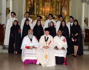 El domingo 13 de noviembre en la Iglesia La Merced en Ponce fueron investidos en la Orden Ecuestre del Santo Sepulcro: padre obispo Rubén González, obispo de Ponce y gran canciller de la PUCPR; la Dra. Olga Hernández, rectora de Mayagüez y la Dra. Sandra Ramos, catedrática del Colegio de Artes y Humanidades.