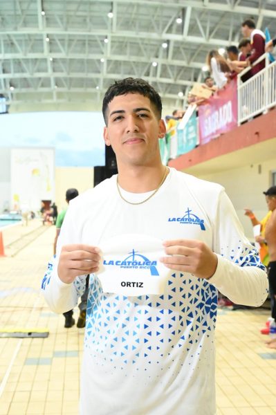 Harold Ortiz gana medalla de bronce en 50 metros espalda.