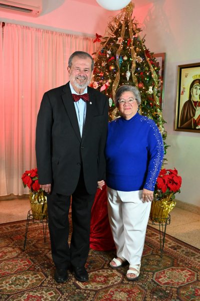 "¡El bien es posible! Porque así Dios, quien nos ama profundamente, lo quiere. A la mayor gloria de Dios! Angie y yo les deseamos ¡Muchas felicidades!", expresó el presidente en su mensaje de Año Nuevo.